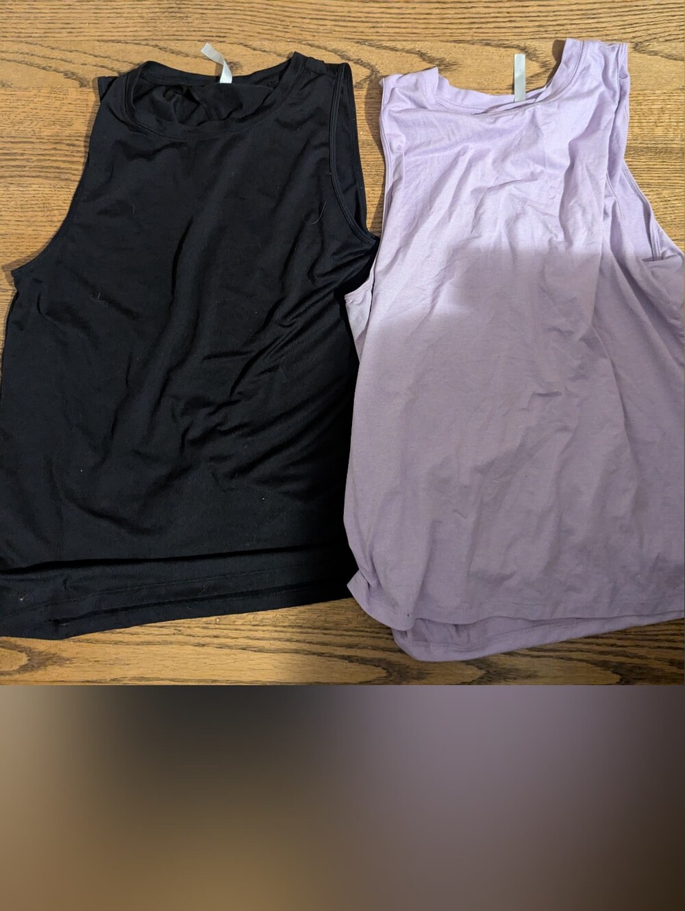 Women’s Sleeveless Tank Like New two Fabletics women’s Tops - Black and Lavender
